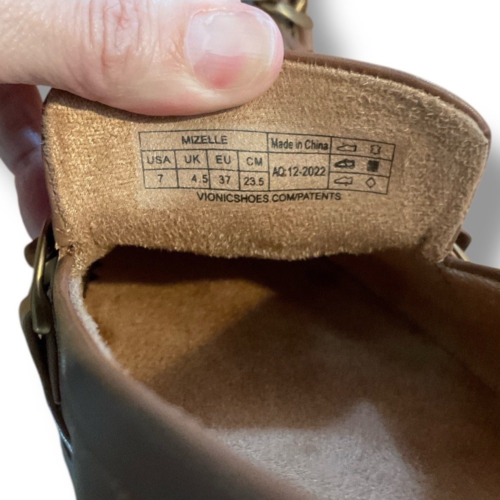 Vionic Tan Leather Chain Square Toe Slip On Loafer Size 7 - Picture 6 of 6